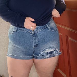 Plus size Denim shorts w/ detail
